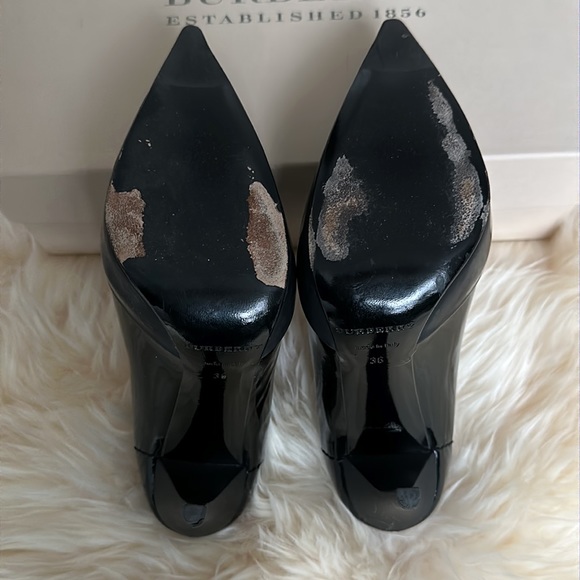 Burberry Pointed-Toe Pumps (Size 36) - Picture 5 of 7